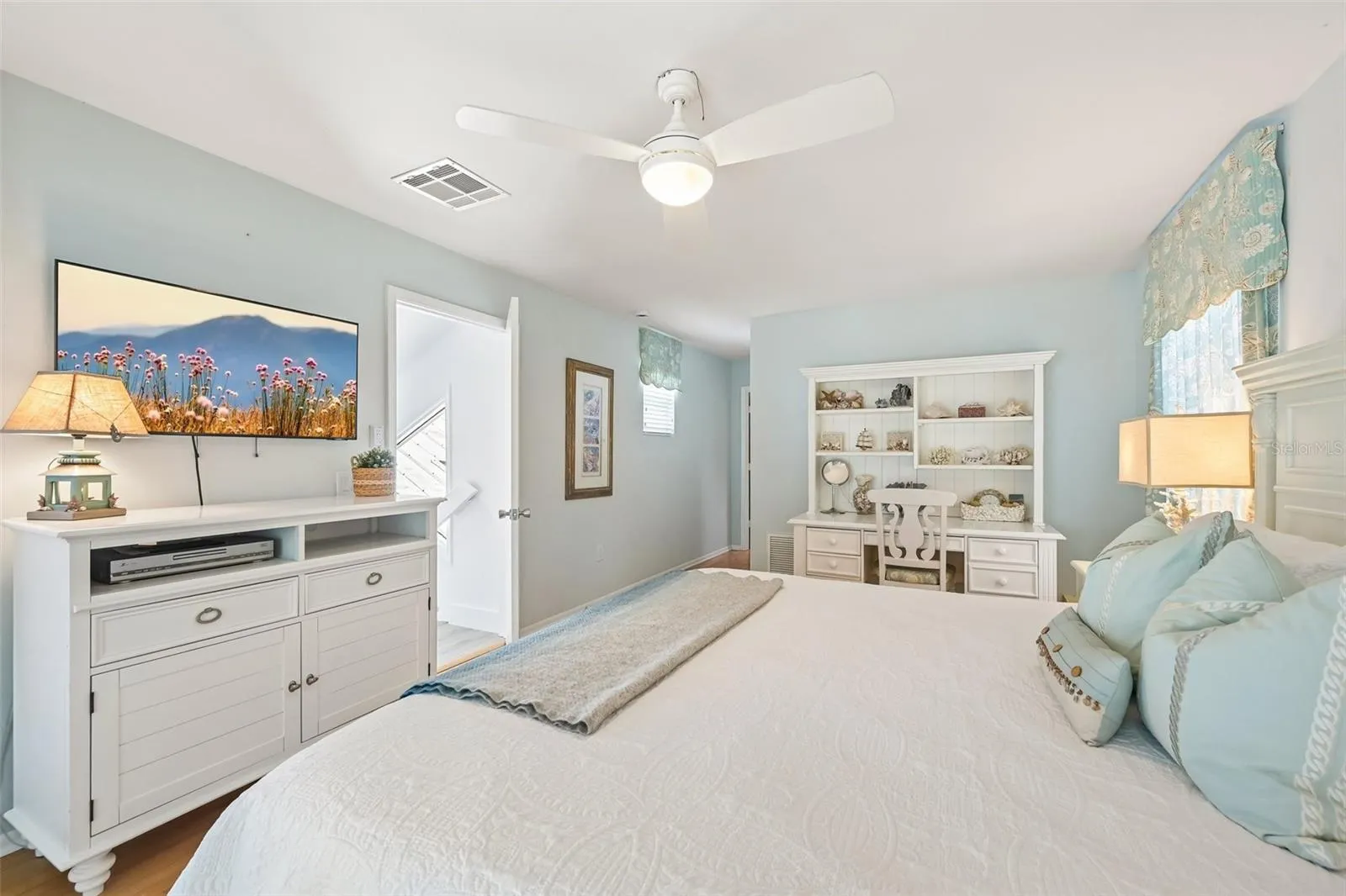 Guest bedroom 1