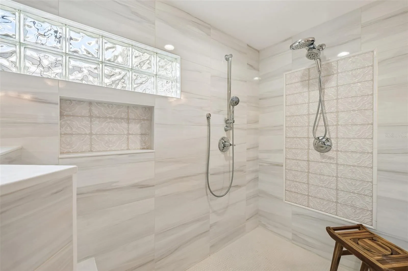 Primary shower