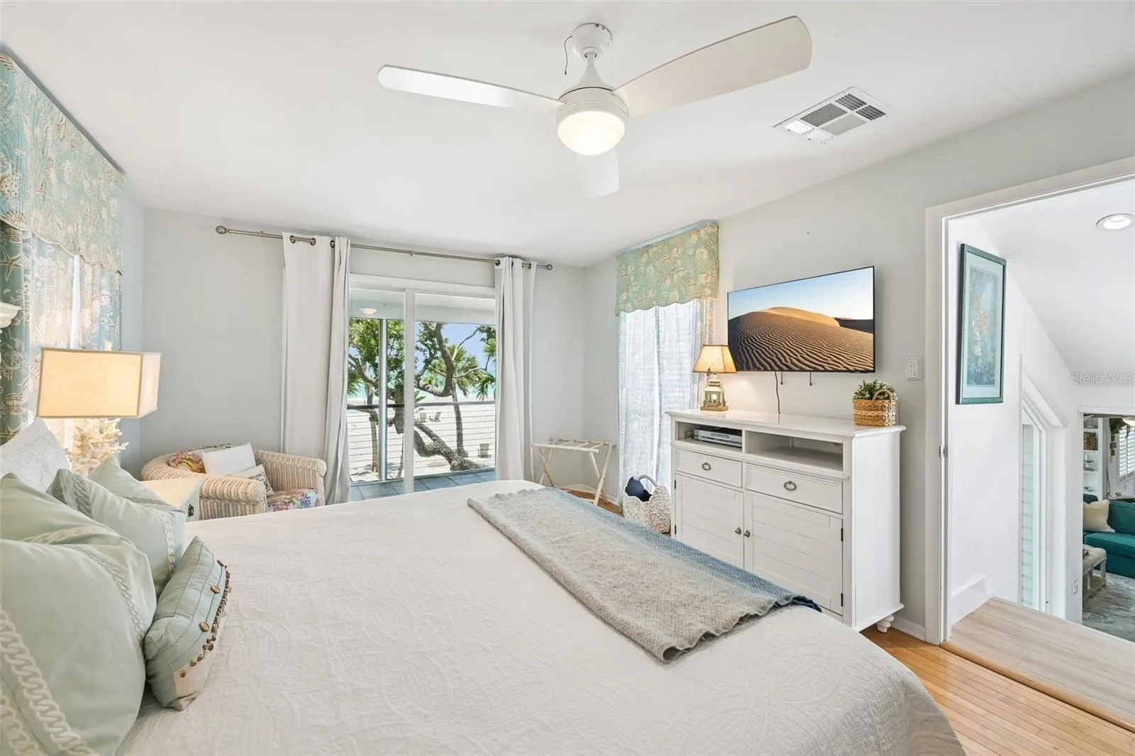 Gusest bedroom/king