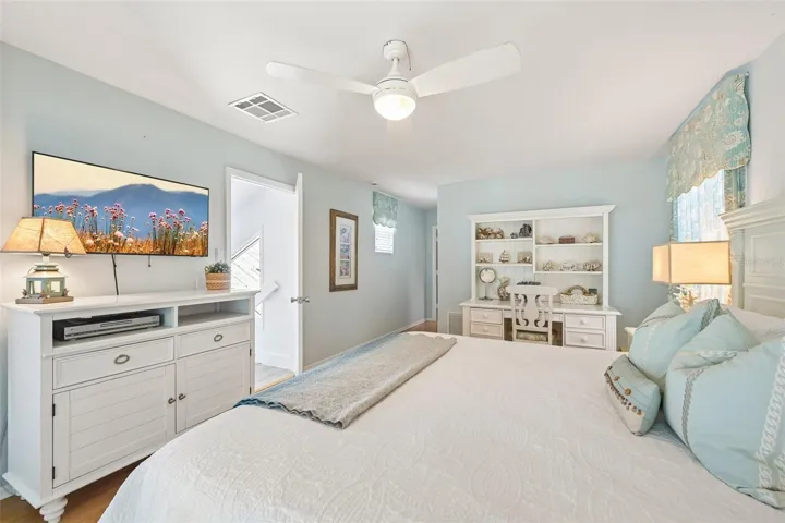 Guest bedroom 1