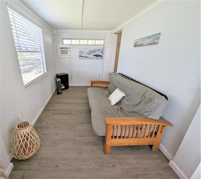 sitting area. primary bedroom