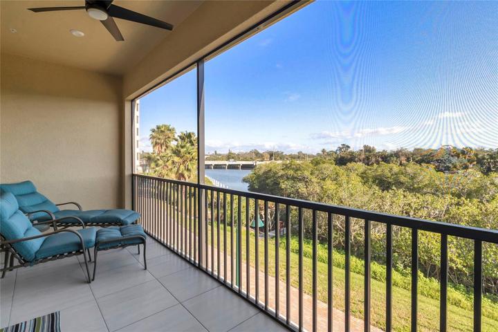 Large Lanai