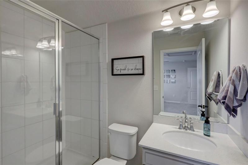 Bedroom #5/Loft Bathroom