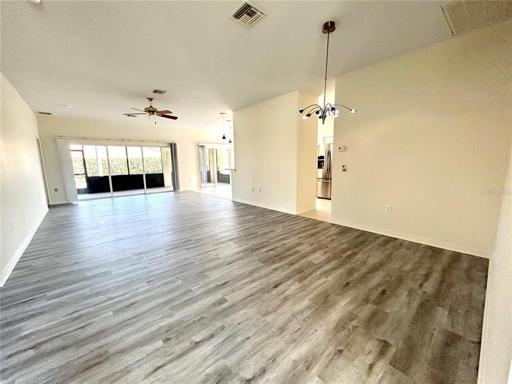 Living room/dining room