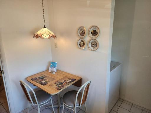 Eat in space in Kitchen