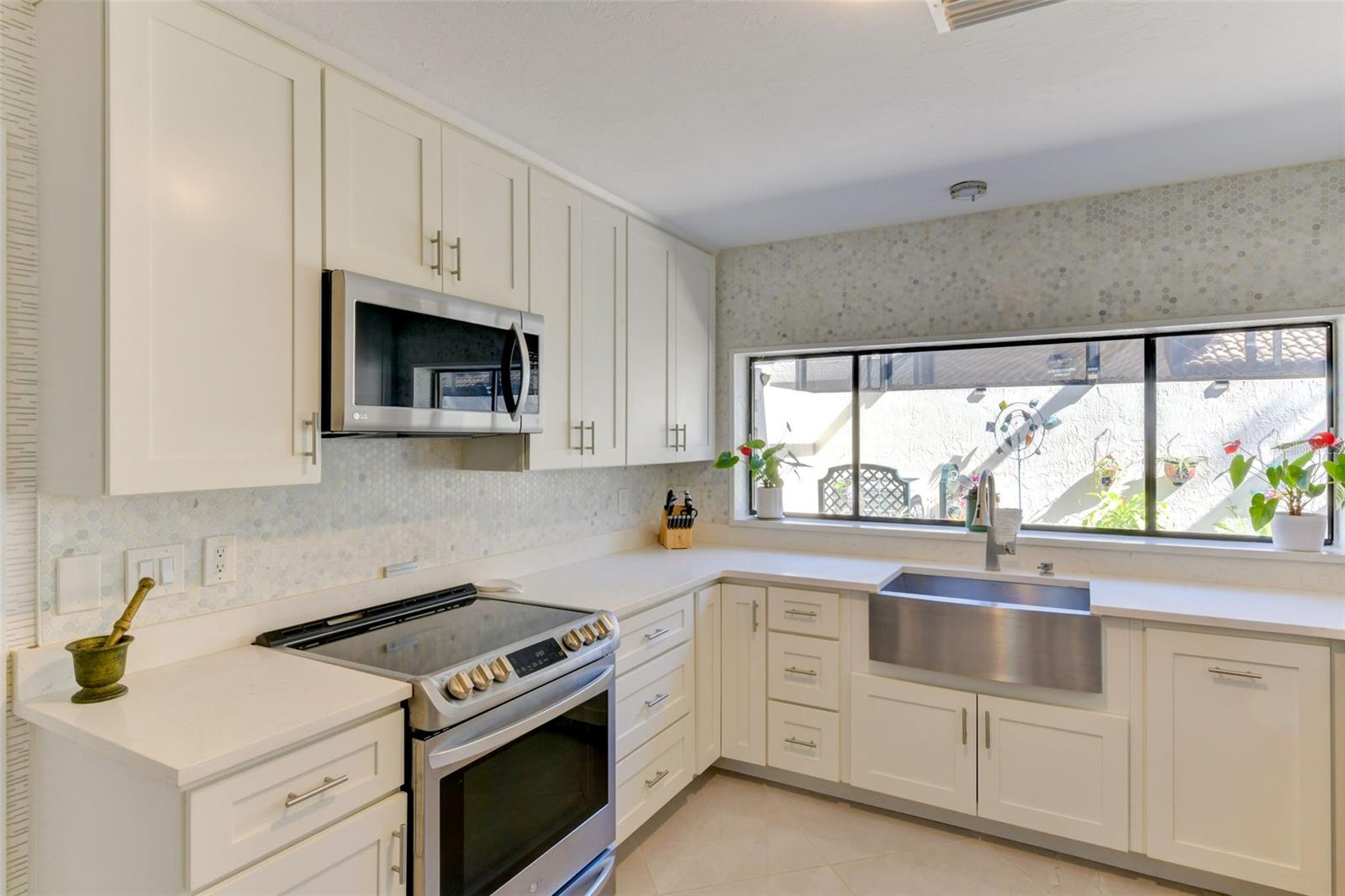 Completely renovated kitchen