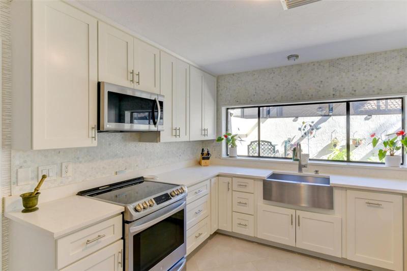 Completely renovated kitchen