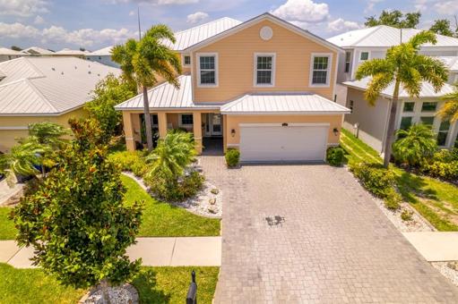 Nicely landscaped and great curb appeal.