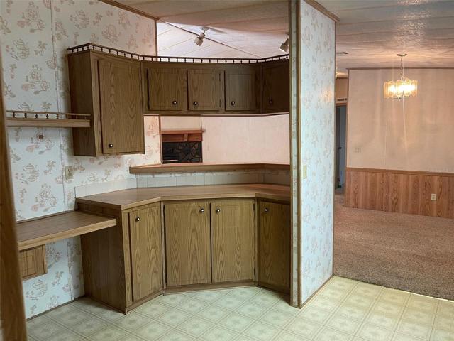 Lots of cabinets