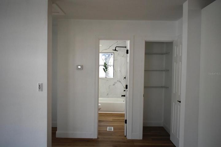 Bath / Closet
