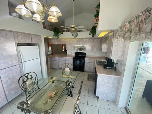 Kitchen - view 2.