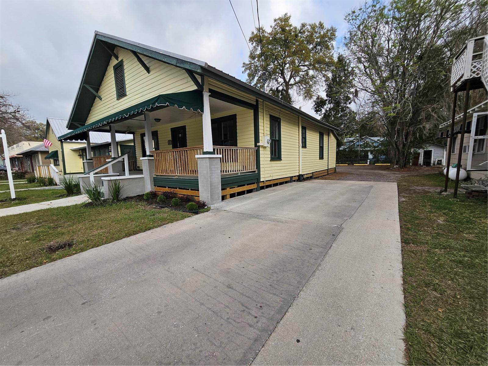 UNIT 1 1489 SQFT