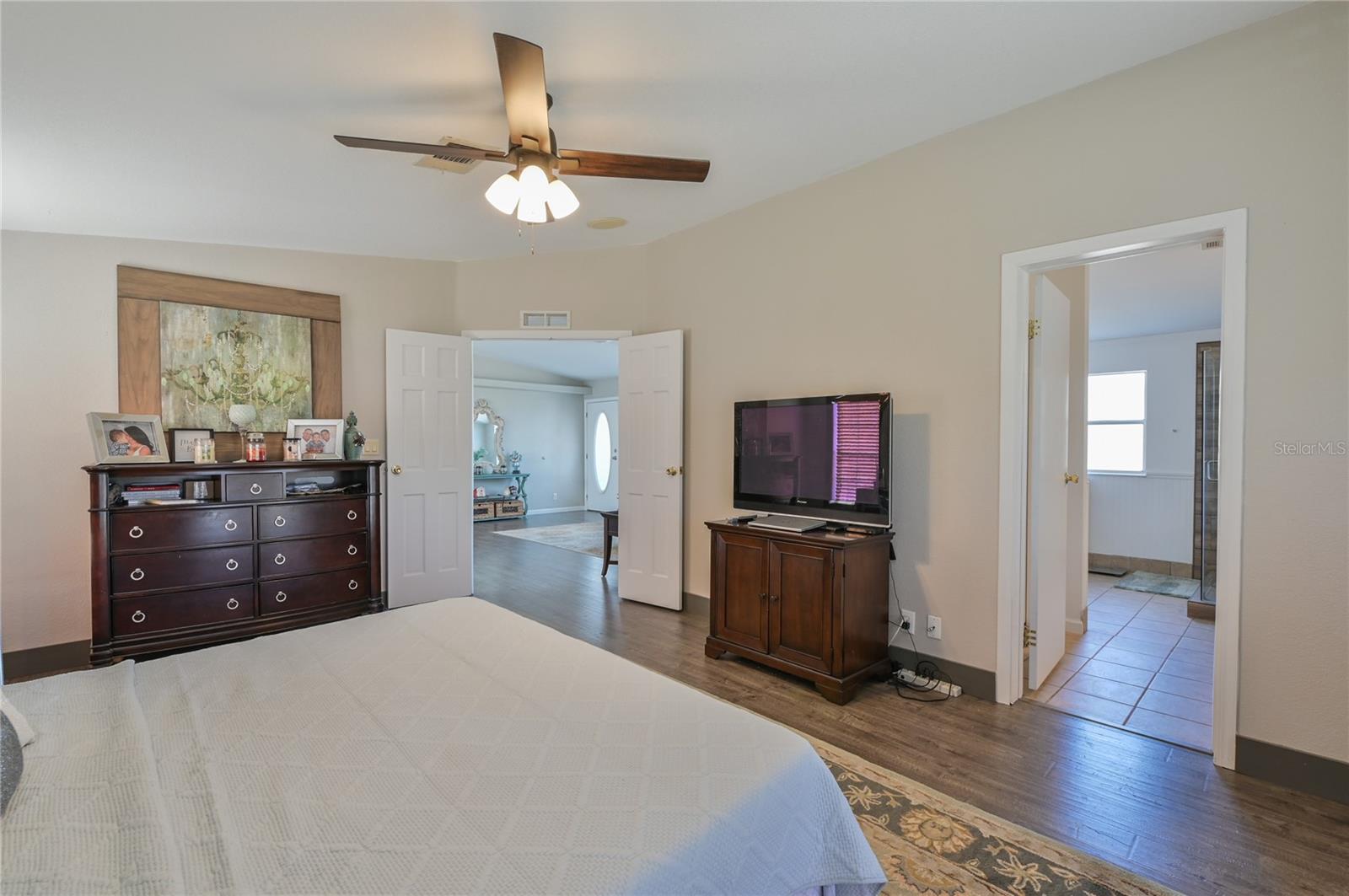 Master Bedroom,         EnSuite Bathroom