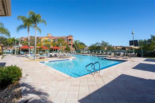 Grand Bellagio large community pool