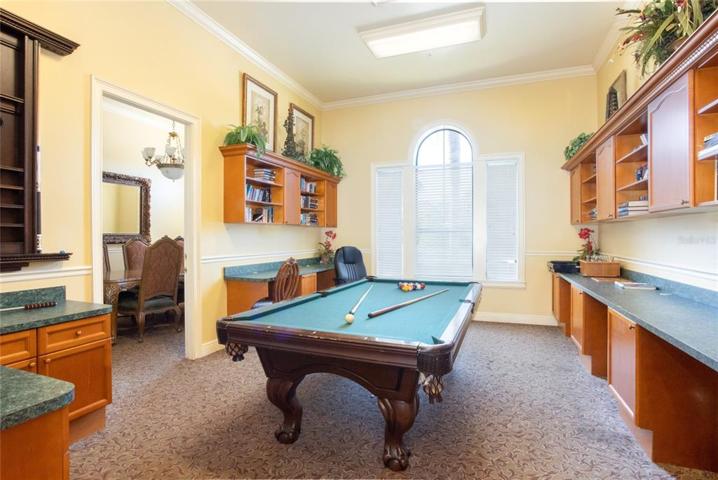 Grand Bellagio pool table room