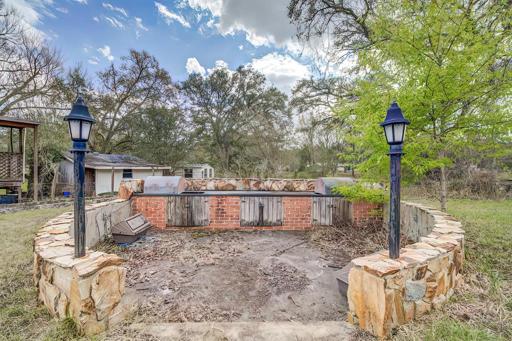 Outdoor Grill/Kitchen space