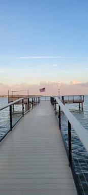 Dock 