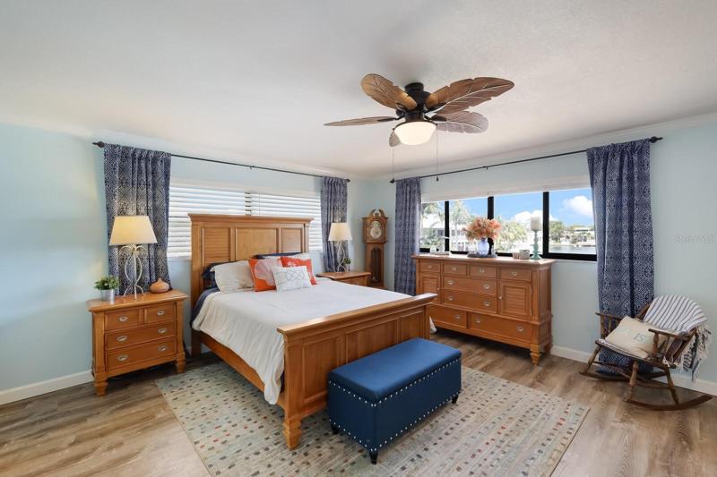 Upstairs Master Suite
