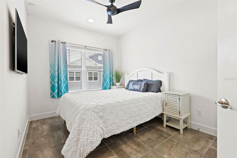 Guest bedroom