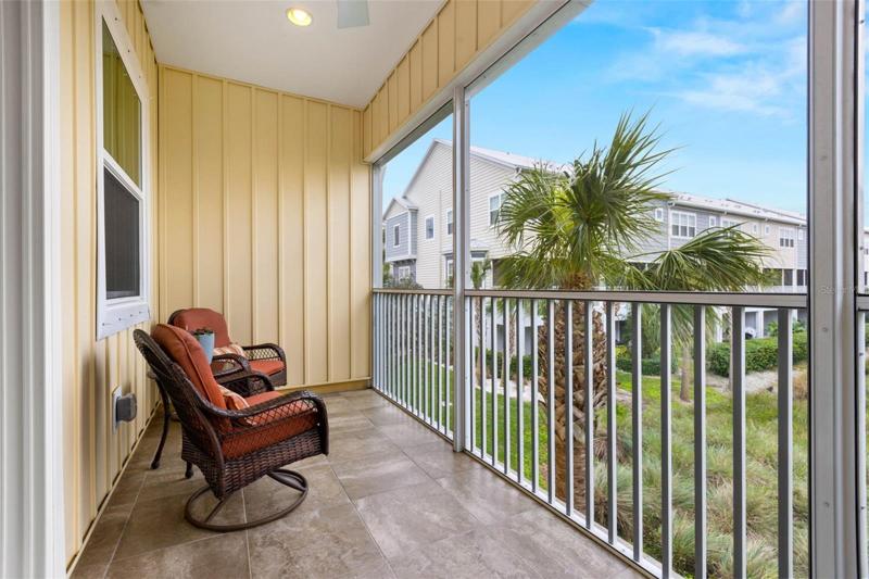 2 covered balconies!