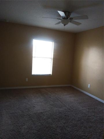 Garage w/ remote