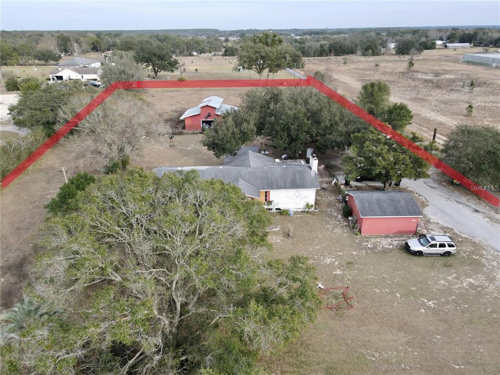The house is currently rented. Please DO NOT go onto property without an appointment.