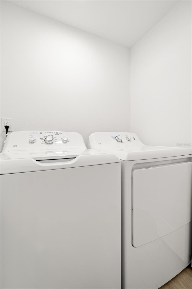 Washer & dryer