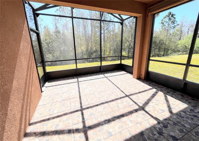 Covered & Screened Lanai w/ TILE Floor