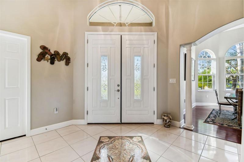 Entryway with inlaid tile