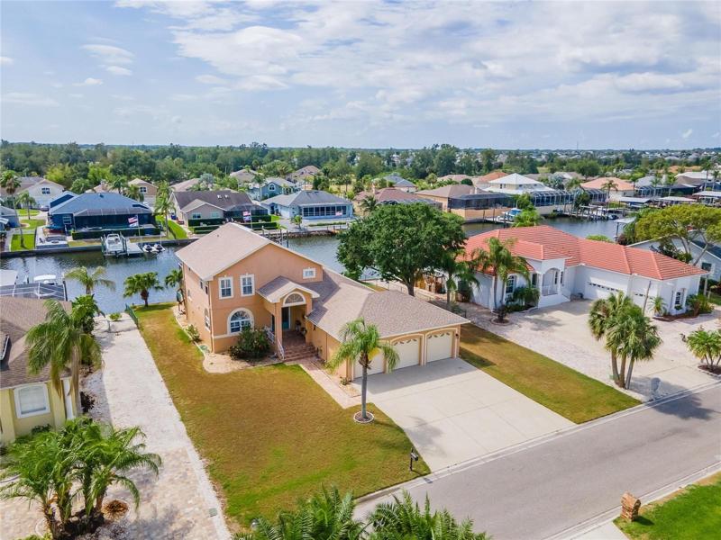 Welcome to 830 Golf Island Dr.