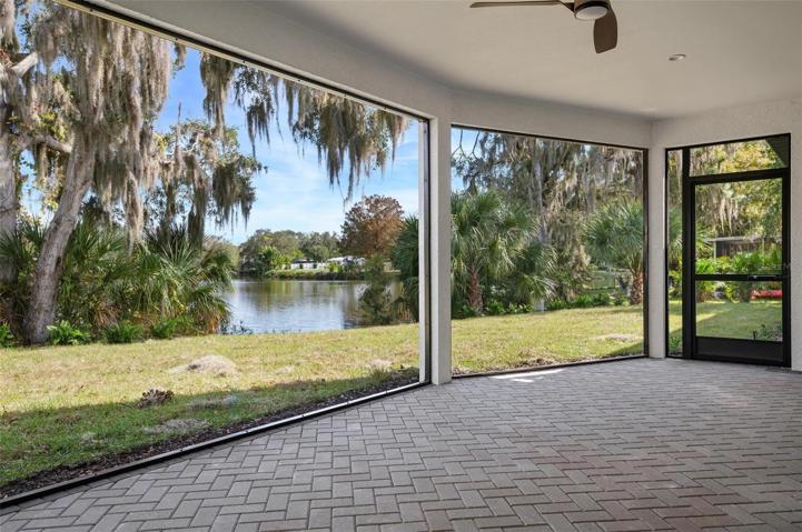 Screened in Patio with Seamless Screens