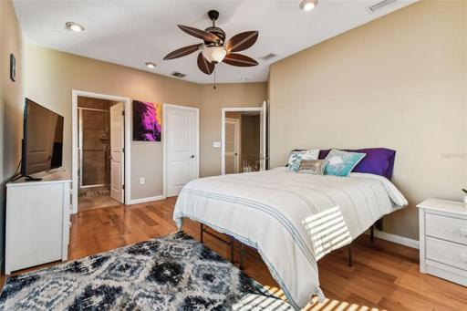 Guest bedroom
