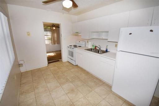 Eat - in Kitchen