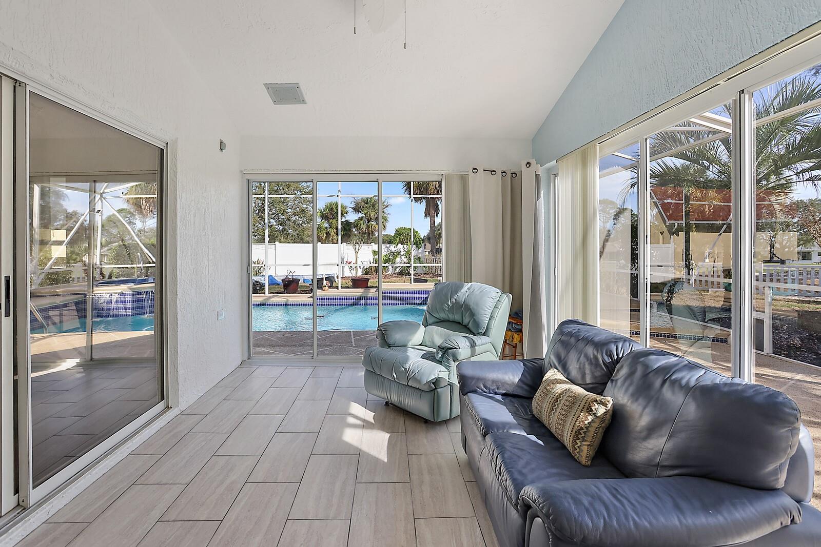 Enclosed sunroom under heat/air