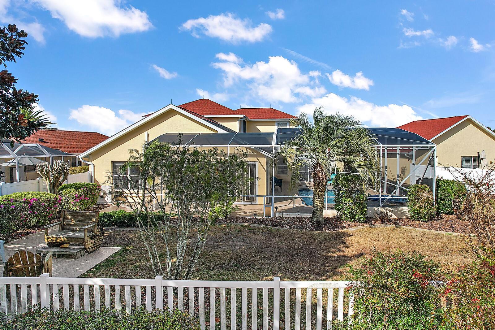 Low maintenance courtyard