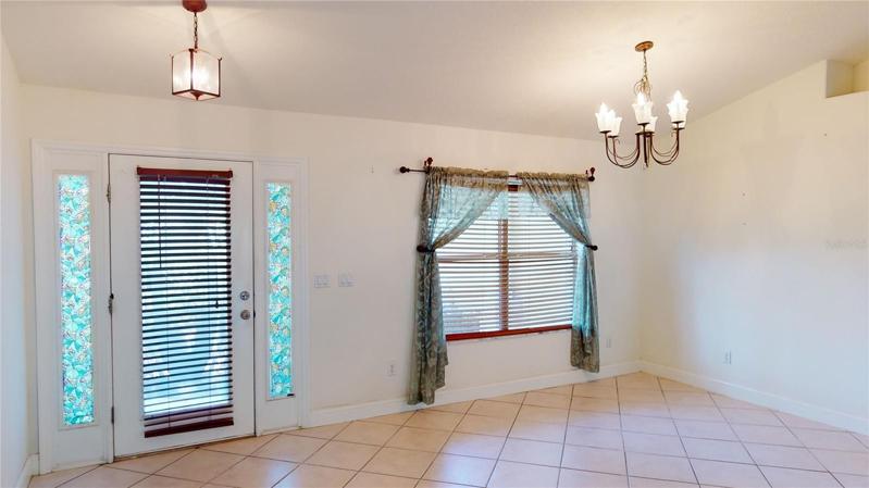 STUNNING FRONT ENTRY!