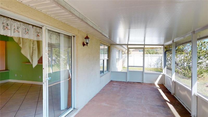 TWO SCREEN-DOOR EXITS!