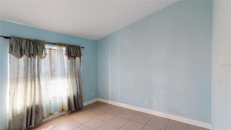WALK-IN CLOSET!