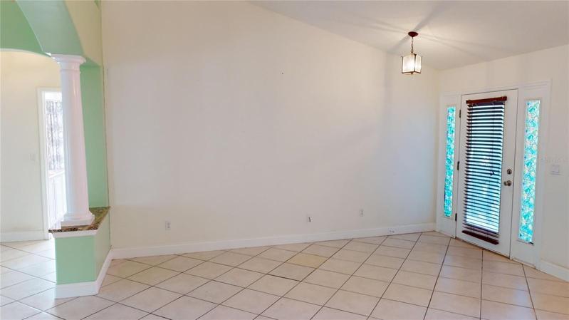 SPLIT FLOORPLAN! GUEST BEDROOMS ON OPPOSING SIDE OF THE HOME!