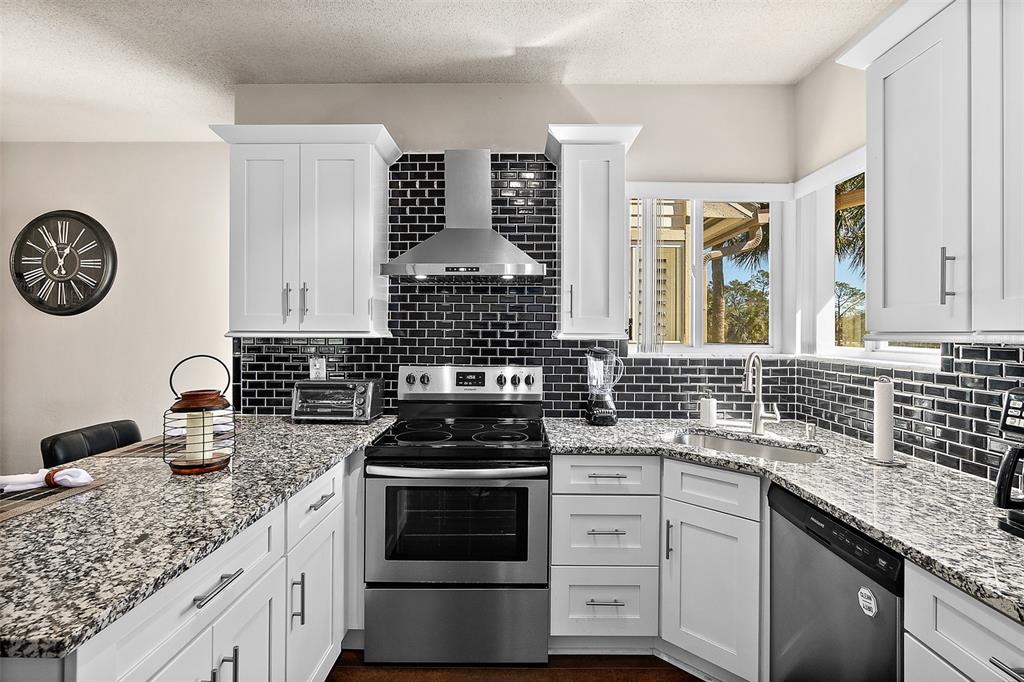 Granite Countertops w/Tile Backsplash