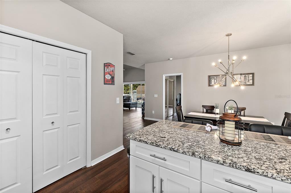 Breakfast Bar Island Overlooks Dining Room