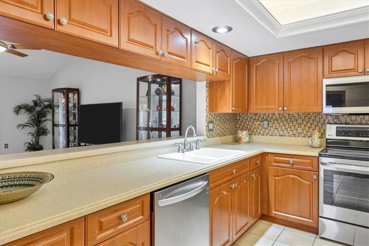 Kitchen Newer applianceTile floors
