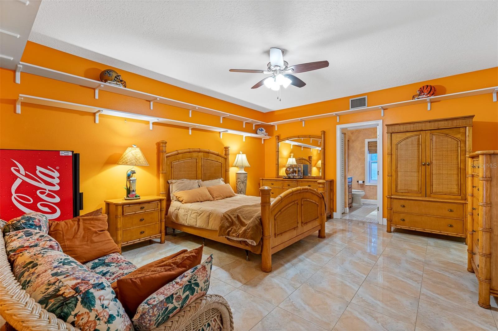 4th Bedroom with Full Bath!