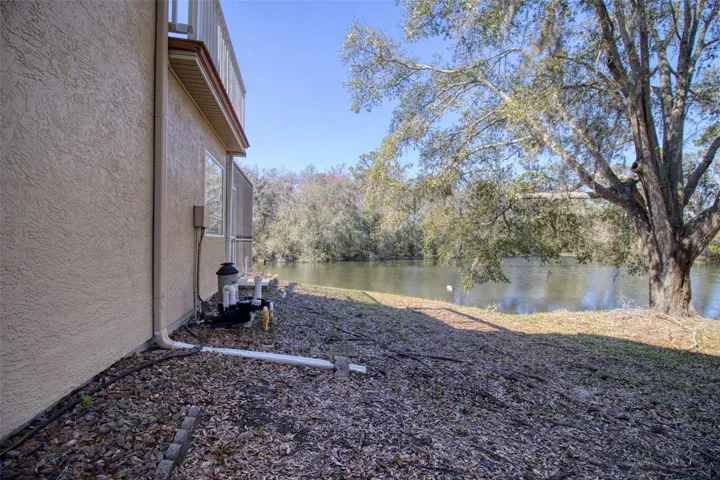 Newer pump for lawn with water from lake