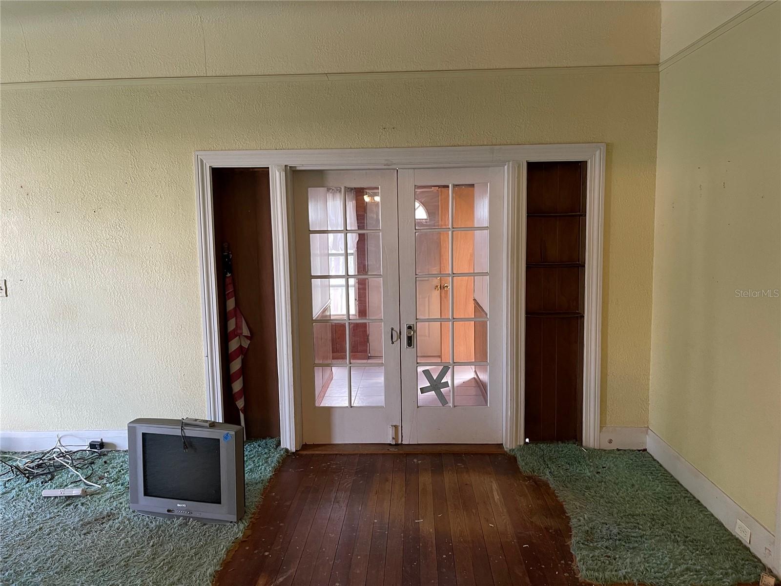 Dinning area looking to front door.