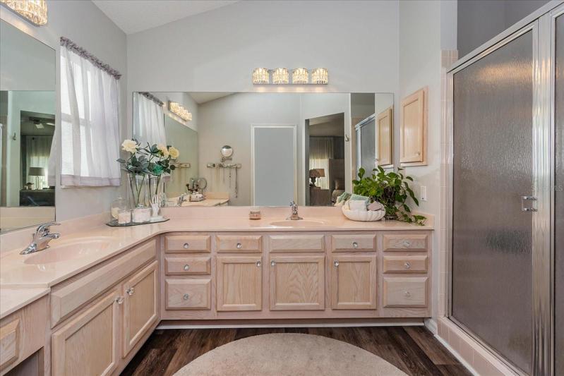 Large Master Bath, Upgraded Lighting & Walk-In Shower