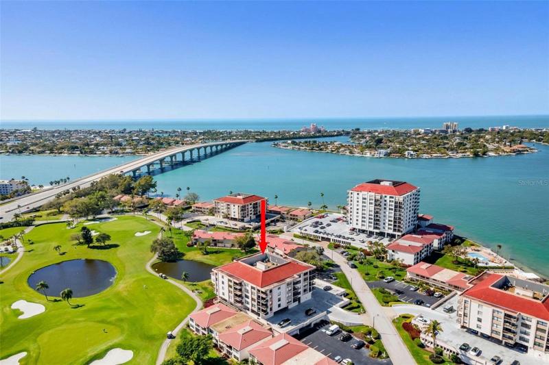 Island life at it's best & walkable to restaurants & shopping too.