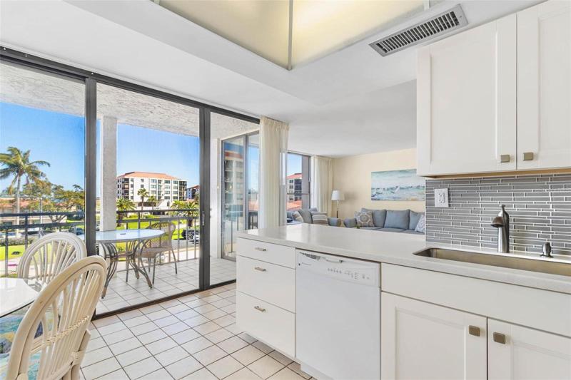 Spectacular views even from the kitchen due to the floor to ceiling glass!