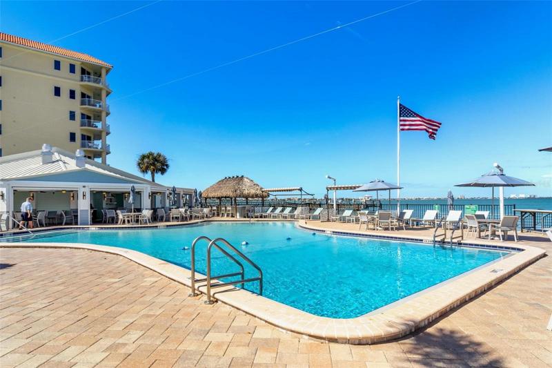 IDSYCC pool and pool bar available for members