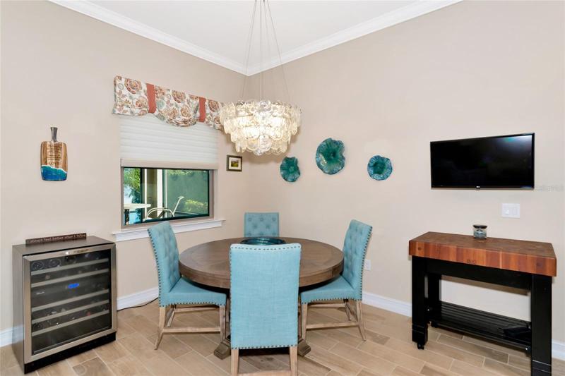 Eat in kitchen area